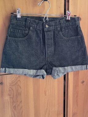 Levi's Women's Vintage Faded Black Cuffed Shorts Size 29